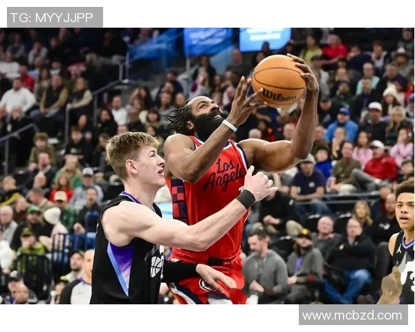 NBA直播精彩对决雄鹿挑战快船全场赛事分析与球员表现预测 NBA直播精彩对决雄鹿挑战快船全场赛事分析与球员表现预测