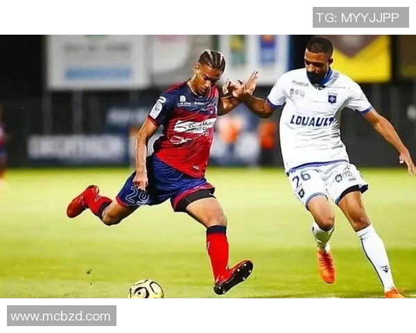 奥兰斯与普瑞兰斯的精彩对决揭示了足球战术与团队合作的重要性 奥兰斯与普瑞兰斯的精彩对决揭示了足球战术与团队合作的重要性