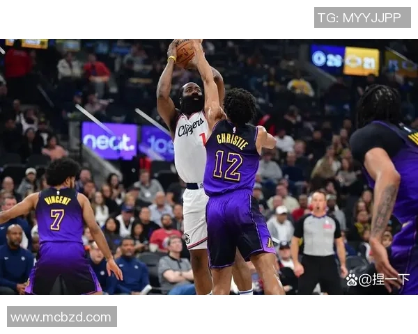 精彩对决视频直播NBA骑士挑战马刺全场精彩瞬间不容错过