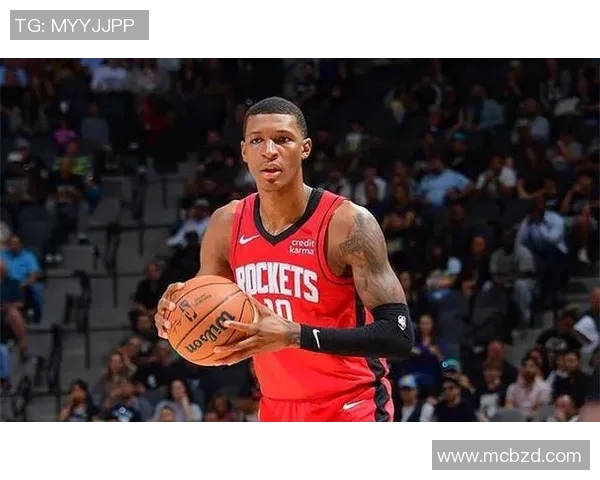 特雷杨的篮球之路:从新星到全明星的成长历程与挑战 特雷杨的篮球之路:从新星到全明星的成长历程与挑战